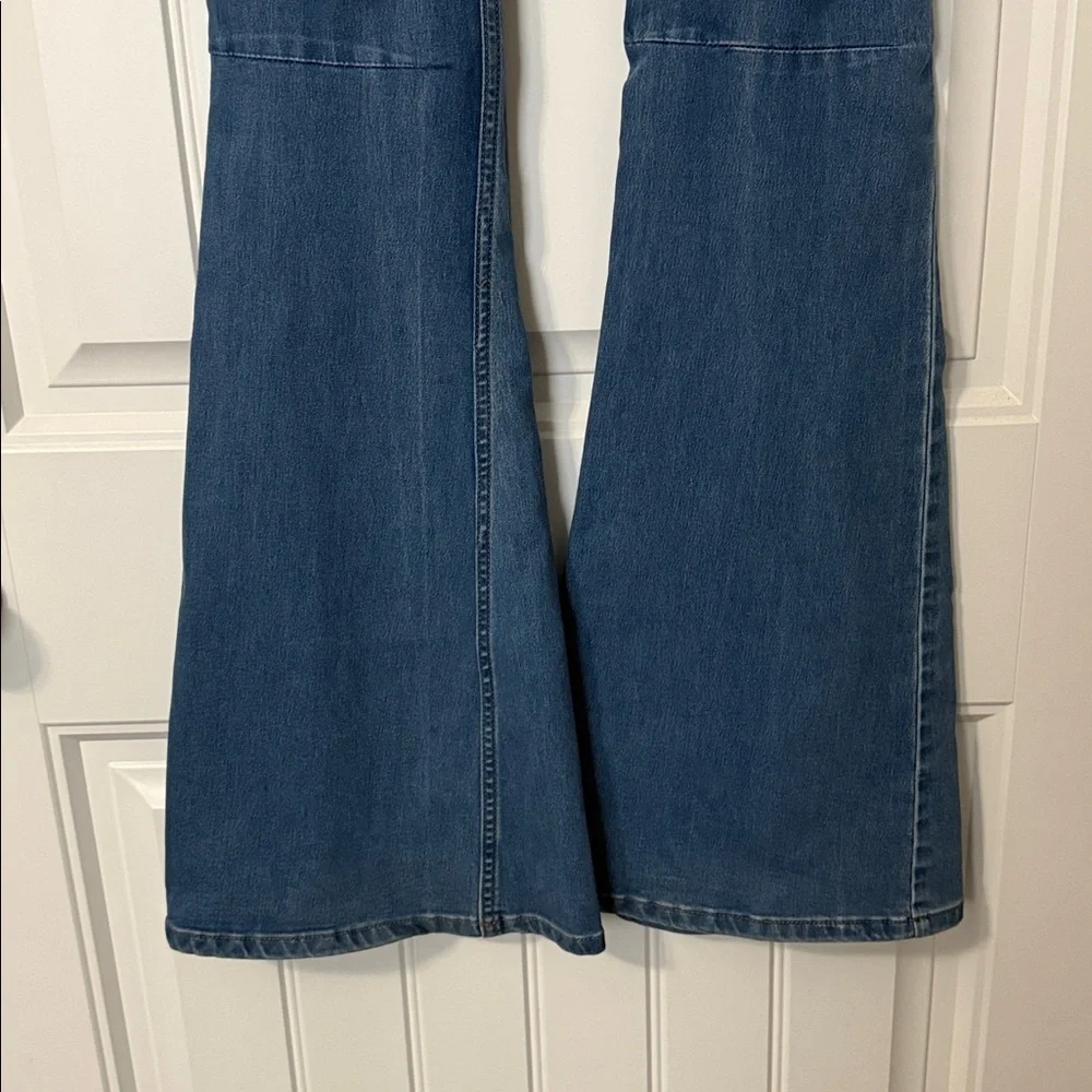 We The Free - Penny Pull-On Flare Jeans - Size 27 - Good Used Condition!! - Picture 7 of 8